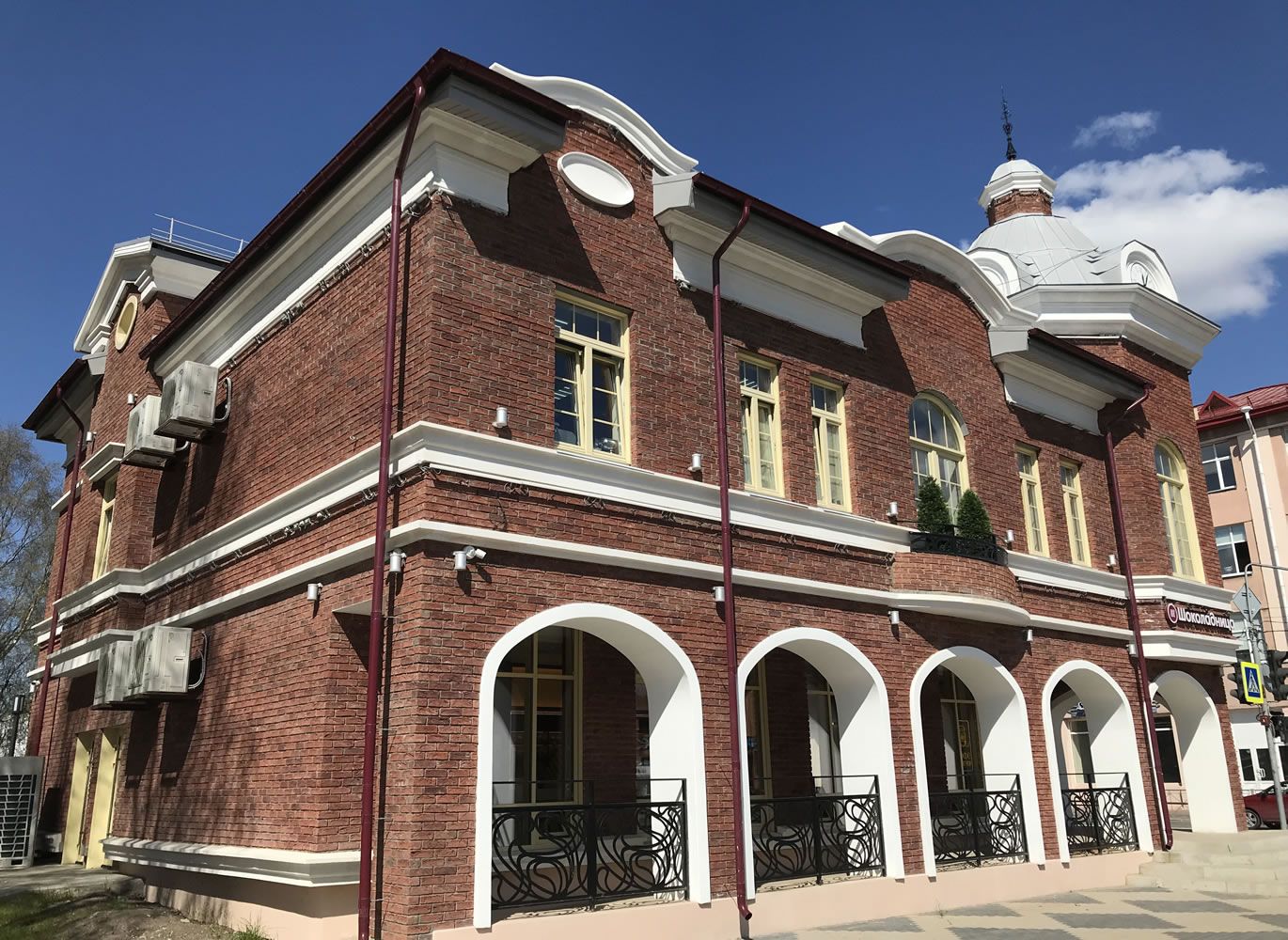 Отделка фасада кафе-ресторана Шоколадница