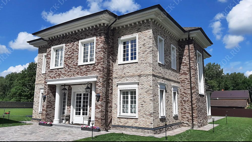 Фасад дома в Векшино