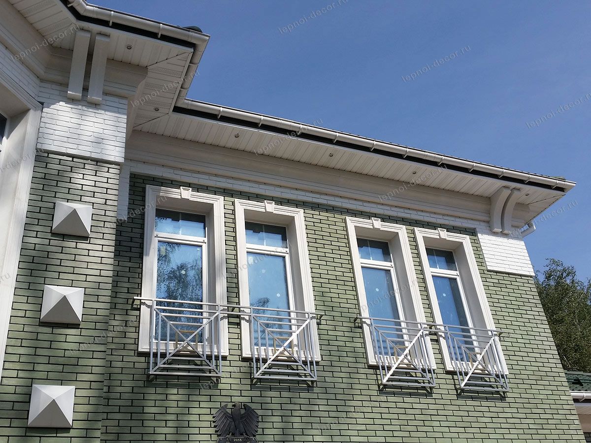 Отделка фасада загородного дома