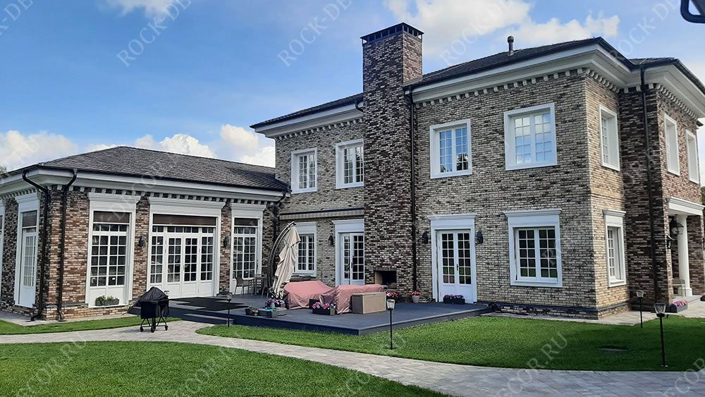 Фасад дома в Векшино