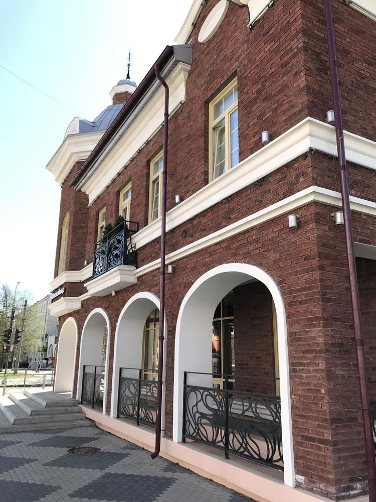 Отделка фасада кафе-ресторана Шоколадница